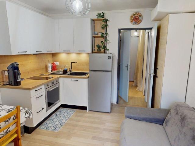 Appartement Studio cabine rénové avec balcon parking et cellier– Bagnères de Luchon