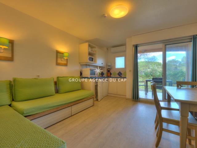 APPARTEMENT STUDIO CABINE RESIDENCE AVEC PISCINE SAINT RAPHAEL VALESCURE
