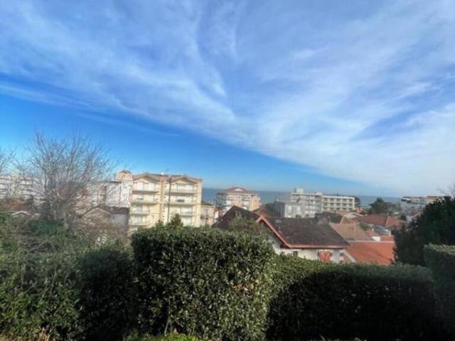 Appartement studio bien situé à rénover