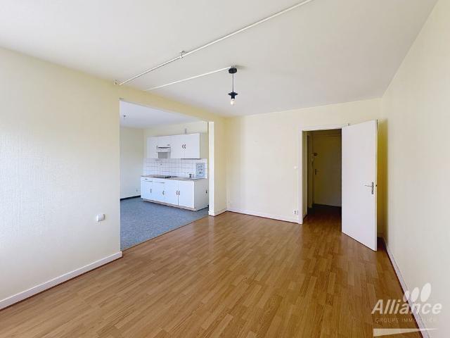 Appartement studio bis 36m2 avec ascenseur situé faubourg de montbéliard à belfort avec Balcon