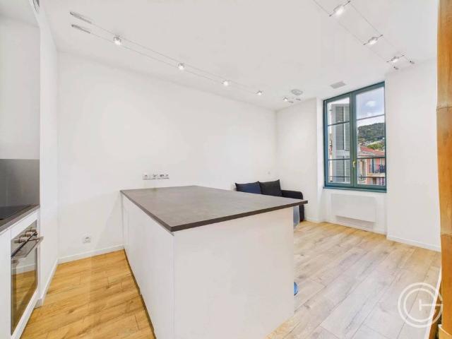 APPARTEMENT STUDIO MEUBLE 1 PLACE ILE DE BEAUTE NICE PORT