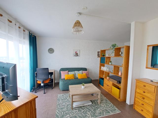 Appartement Studio T1 meublé avec parking TROYES proche HOPITAL / UTT / IUT