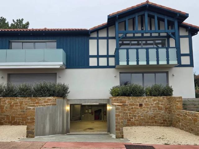 Appartement sud, dernier etage bord de l'ocean