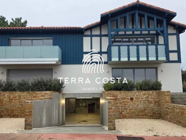 Appartement sud, dernier etage bord de l'ocean