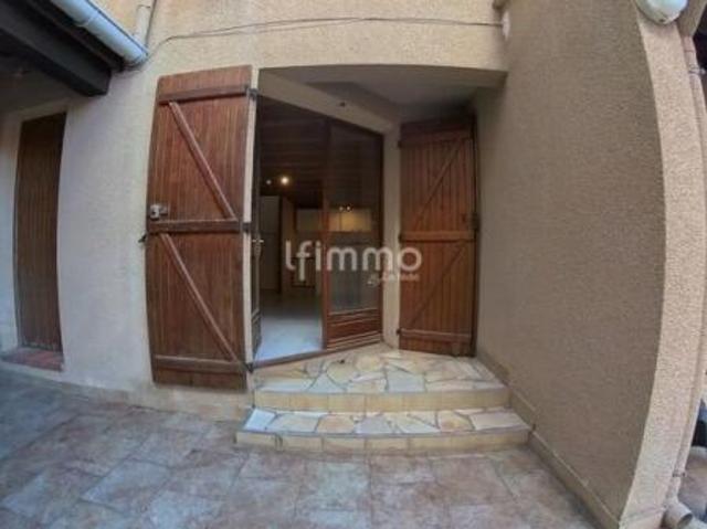 Appartement sur 1 étage avec cour commune