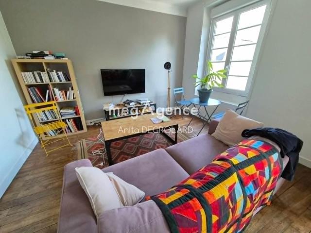 APPARTEMENT SUR PARQUET CENTRE VILLE LA ROCHE SUR YON