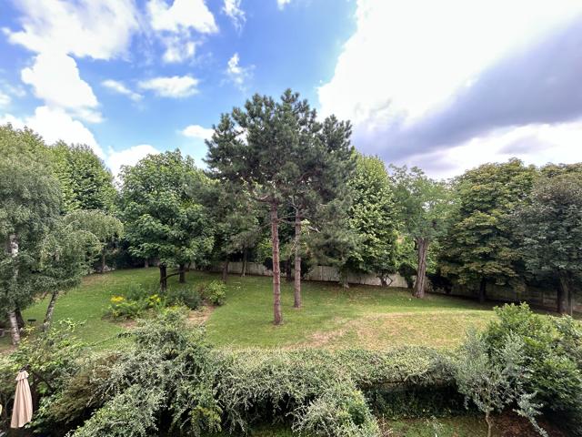 Appartement Suresnes 1 pièce s 2013 m2
