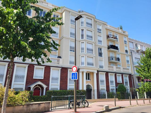 APPARTEMENT SURESNES 1 pièce s 2423 m2