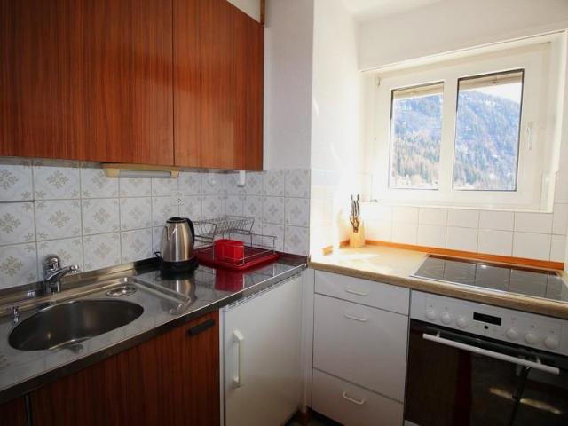 Appartementhaus 3.5 18, 3.5 Zimmer Attika mit Süd & Ostbalkon super Panoramablick auf Dorf und Alpen