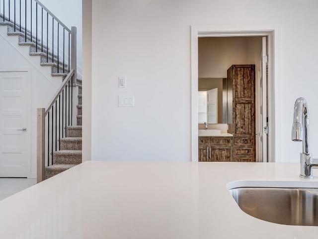 Appartements Central 1 Bedroom Apartment for Rent at 500 Rue De L'Atmosphère, Gatineau, QC J9J 0X1 Le Plateau
