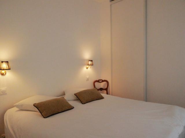 Appartements centraux très proches et confortables en zone 5, Paris Amsterdam Apartments for Rent