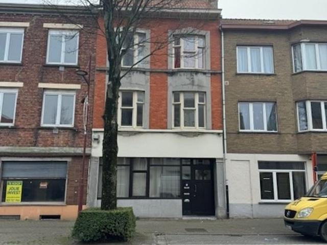 Appartementsgebouw met drie vergunde entiteiten