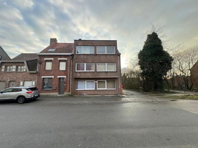Opbrengsteigendom met 10 appartementen