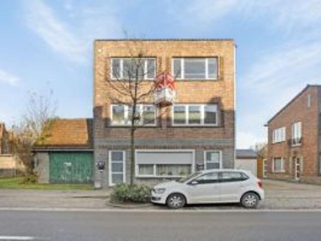 Appartementsgebouw met 3 units, loods op perceel van 1131m²