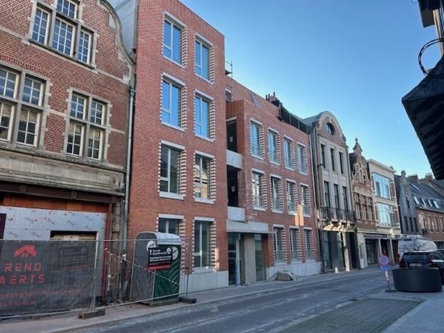 Appartementsgebouw te koop voor 3250000 euro met 2 slaapkamers