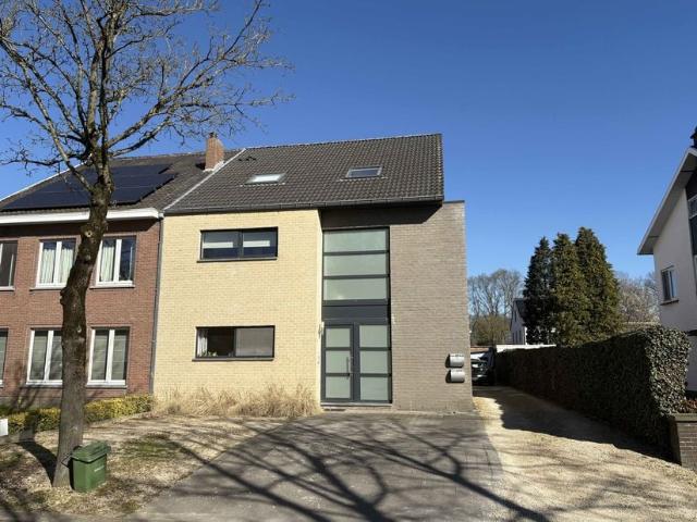 Appartementsgebouw te koop voor 725000 euro