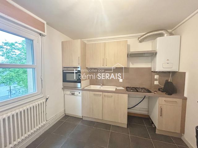 Appartementsitué Place Bonet à Alencon 3 pièce s 65.39 m2