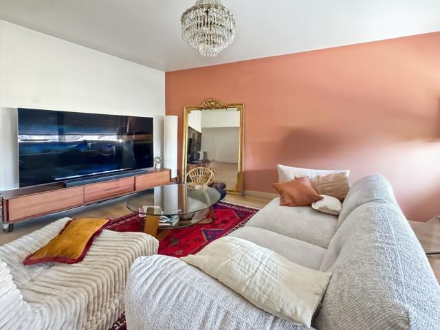 AppartementT4/ 3 chambres/ 94 m²