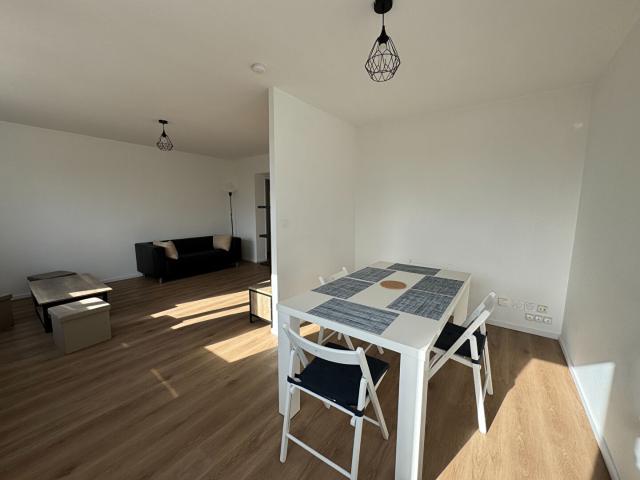 AppartementT5/ 4 chambres/ 93 m²