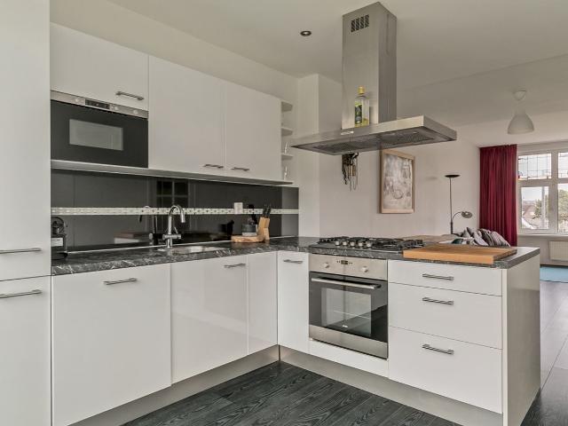 Appartment near Metro station Maashaven