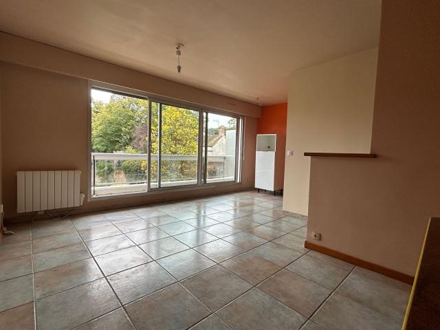 Appartment F1, 33,46m² en coeur de centre ville ORSAY