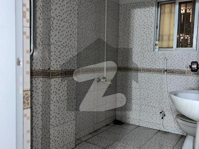 Appartment for rent clifton block 8