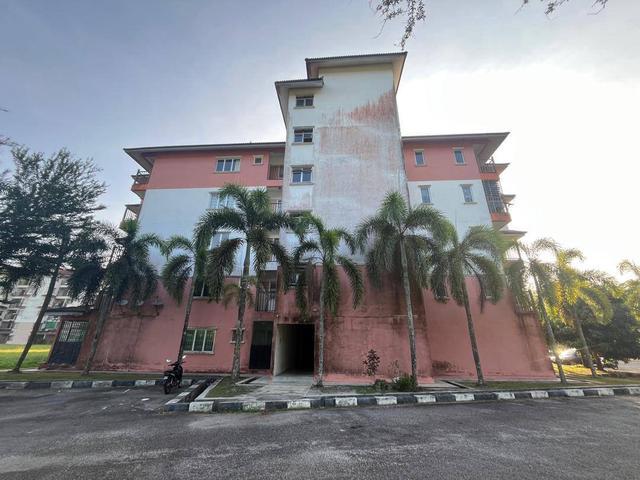 Appartmen murah laketown bukit merah
