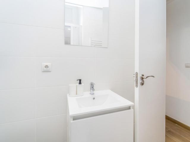 Appealing single bedroom in a property with balcony