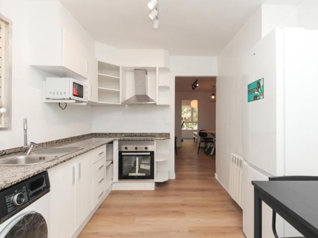 Appealing single bedroom with balcony