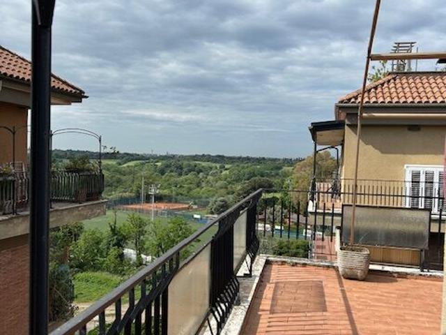 APPIO LATINO – Caffarella – porzione di attico