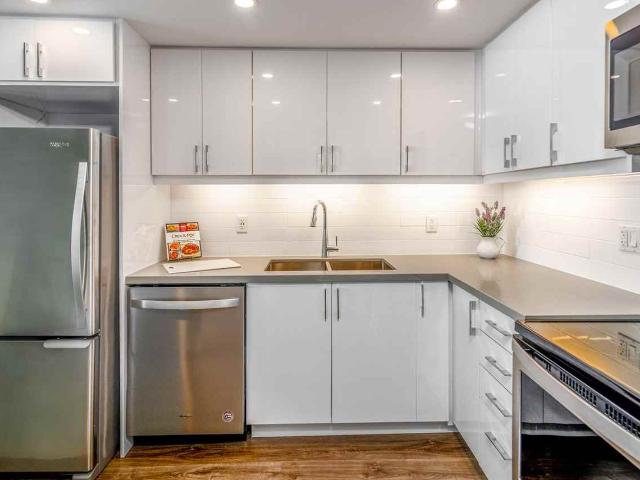 Applewood on the Park 2 Bedroom Apartment for Rent at 1177 Bloor St, Mississauga, ON L4Y 2N9 Applewood