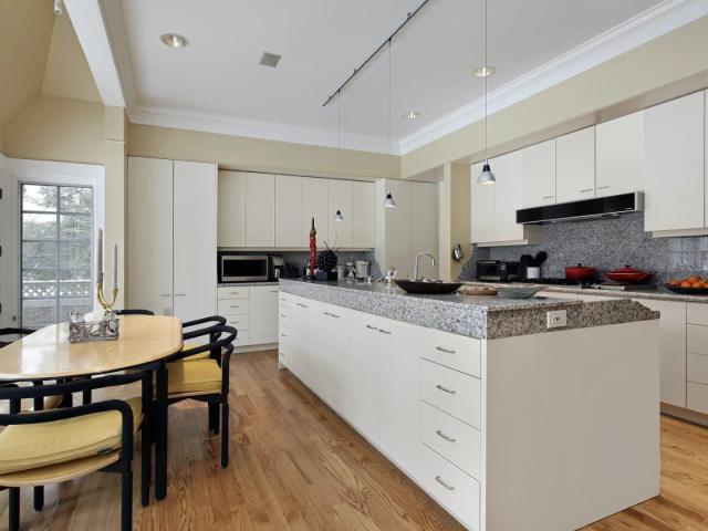 APPPARTEMENT ETAGE ELEVE SANS VIS A VIS