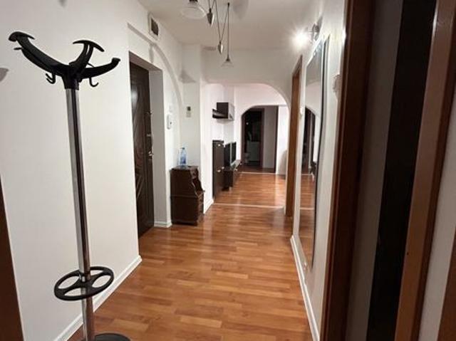 Aprtament 3 camere ultracentral, zona ZERO, Bacau, renovat, proprietar