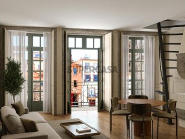 Apresenta se para venda um apartamento T1, localizado na Zona Histórica do Porto, para exploração em Alojamento Local
