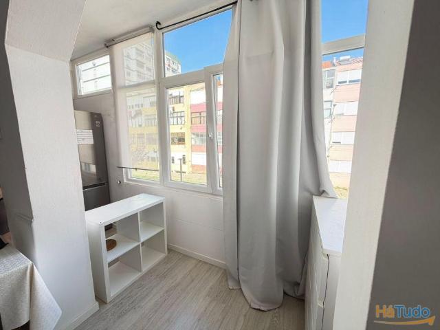 Apresentamos este acolhedor apartamento T1 no Barreiro | 26064086612