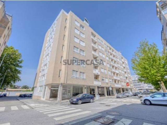 Apresentamos este apartamento T3 em Águas Santas