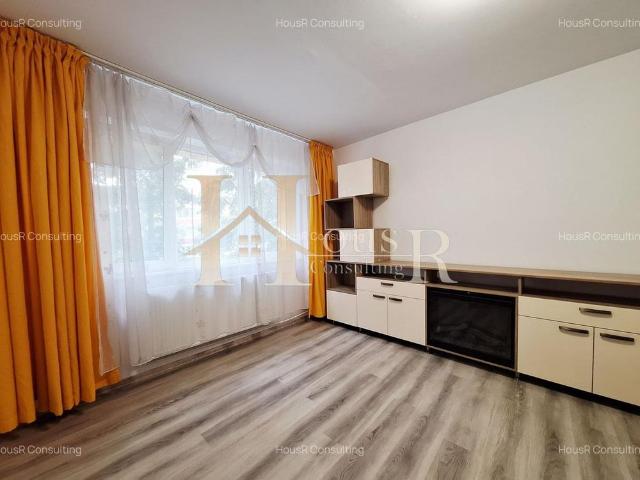 Aproape de Piata Doina. Bloc izolat. Etaj intermediar