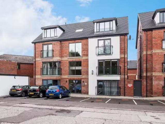 Apt 3, 1a Utility Street