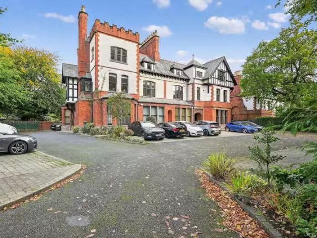 Apt 10 Sandown Court, 82 Sandown Road