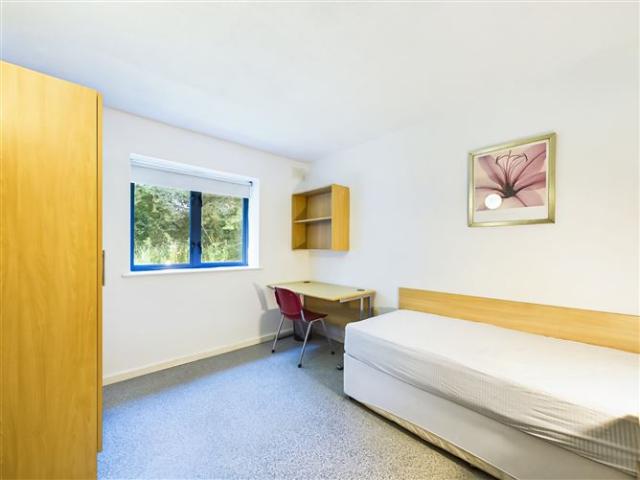 150,000 | Apt. 11 Block 3 Riverwalk, Inner Ring Road, Waterford City, Co. Waterford DNG Reid & Coppinger 4992 MyHome. Ie Residential