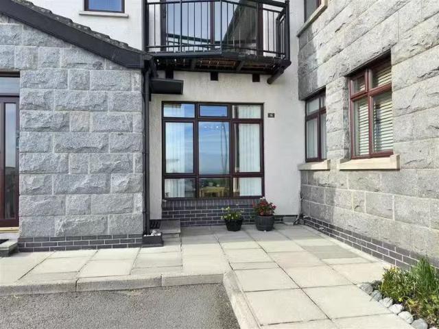 Apt 16, 61 South Promenade