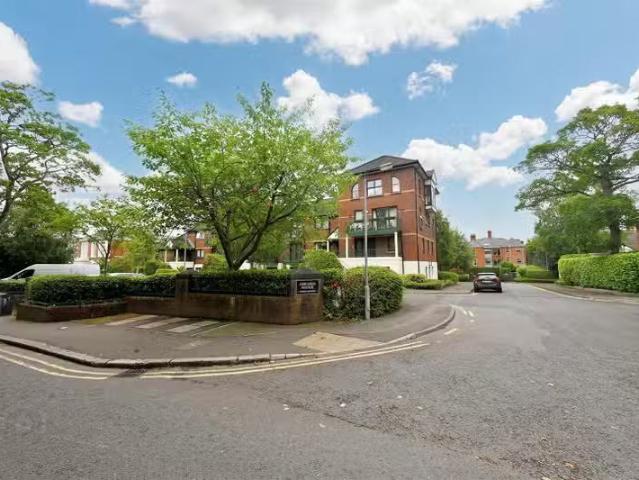 Apt 16, Ashleigh Manor