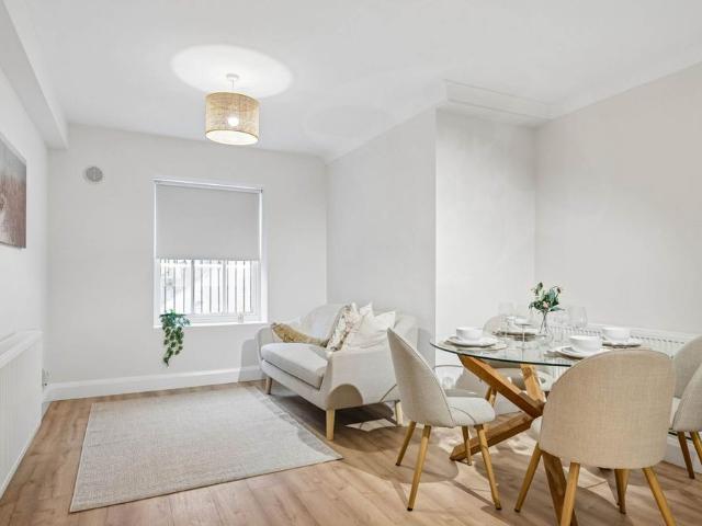 Apt. 1, 64 Mountjoy Square, Dublin 1