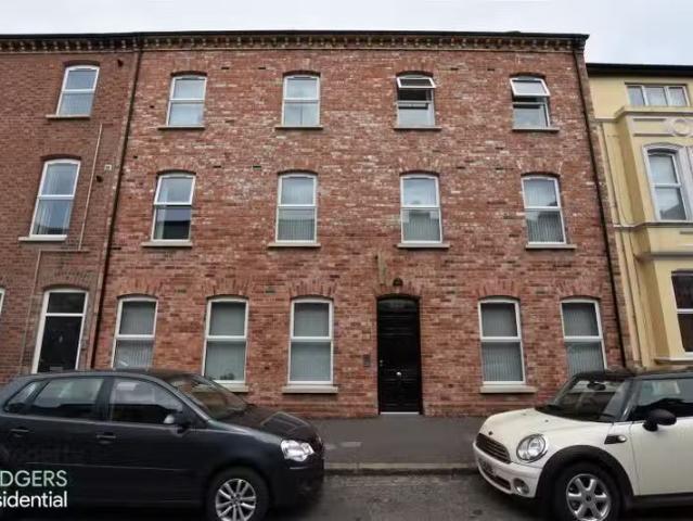 Apt 1, 125 Wellesley Avenue