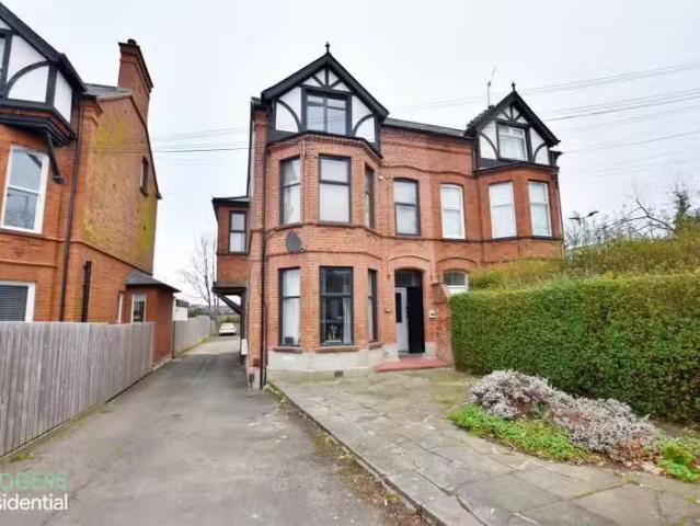 Apt 1, 244 Upper Newtownards Road