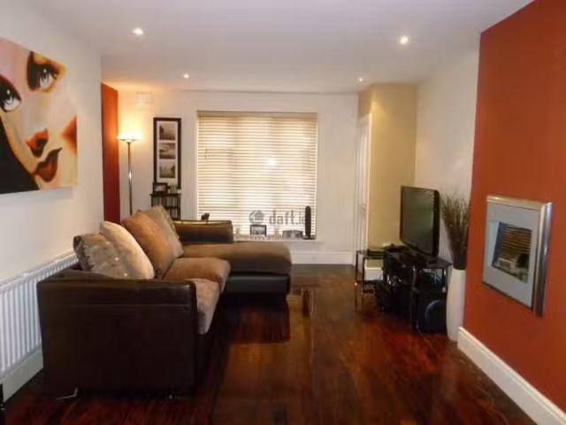 Apt 1 Ballintyre Square, Ballinteer, Dublin, Dublin 16 is for.