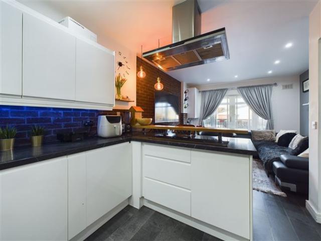 Apt 25 Beech Park Wood, Easton Road, Leixlip, Kildare RE/MAX Partners 4908 MyHome. Ie Residential