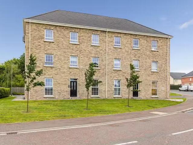 Apt 2, 47 Ayrshire Road
