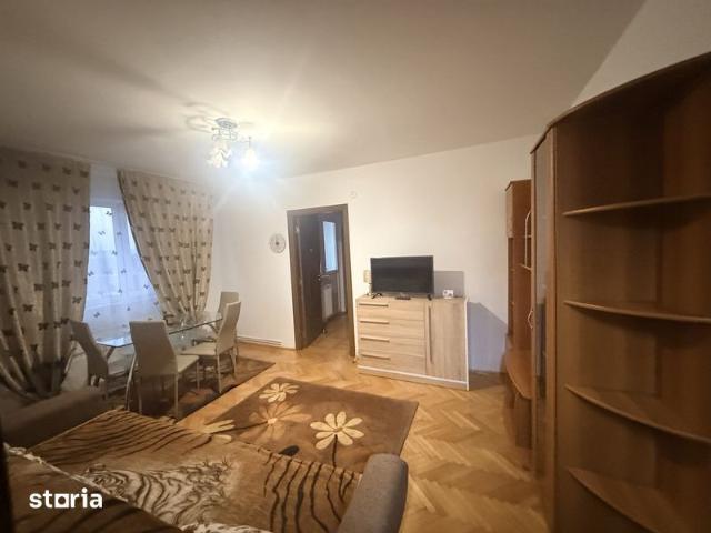 Apt 2 camere, Str Platanilor 350€