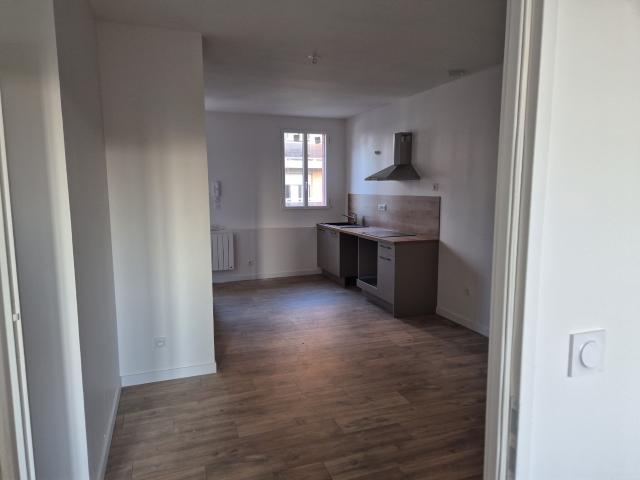 APT 2 40M2 parking et jardin commun